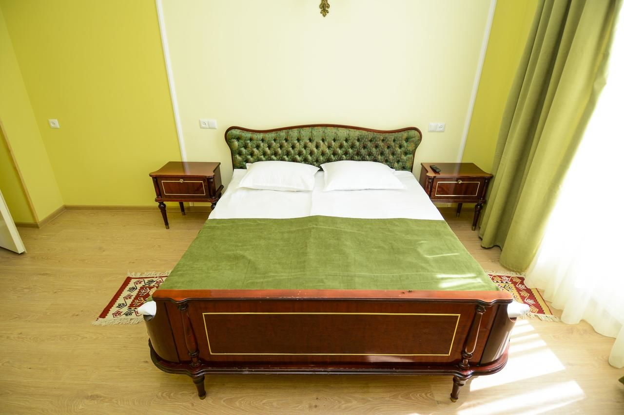 Апарт-отели Iveria Aparthotel Тбилиси-25